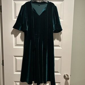 Elegant Green Velvet Dress